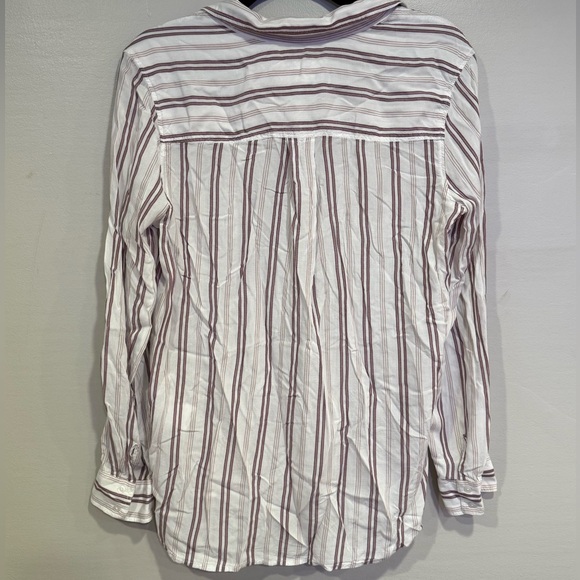 Express Boyfriend Fit White Purple Striped Button Down Blouse Top Size Medium - Picture 6 of 7